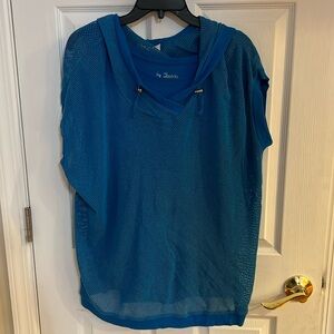 Chicos weekend mesh shirt with two tank tops light and dark blue size 3